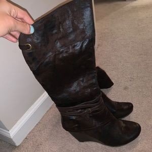 10M with a wedge heel of about 3 inches